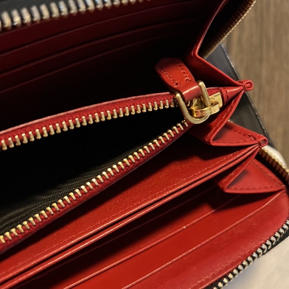 Prada Wallet Authentic - Picture 6 of 9